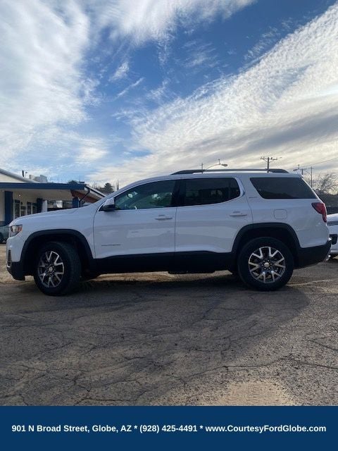 2023 GMC Acadia SLT